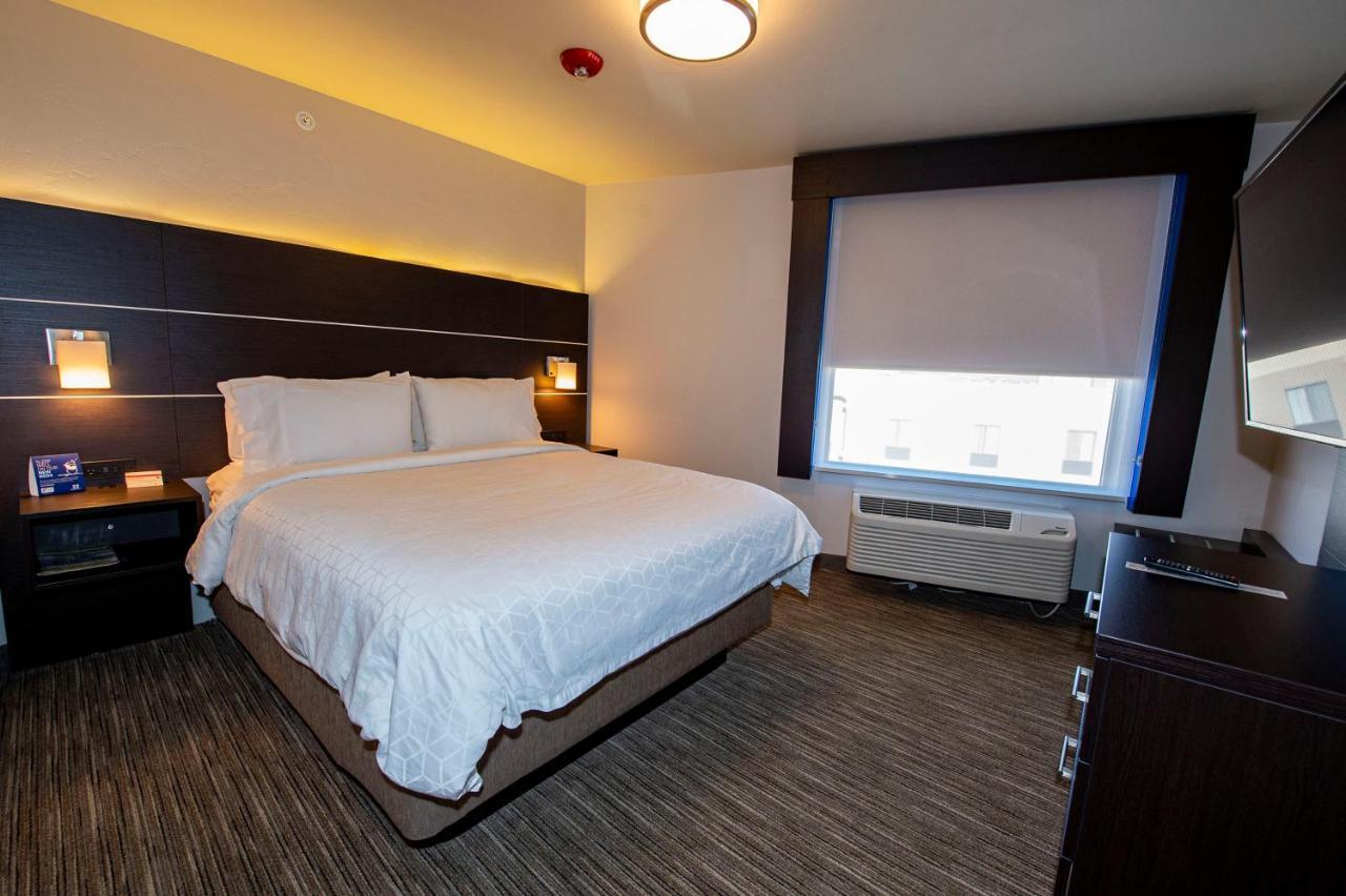 Holiday Inn Express & Suites - Colorado Springs Afa Northgate By Ihg Exterior photo